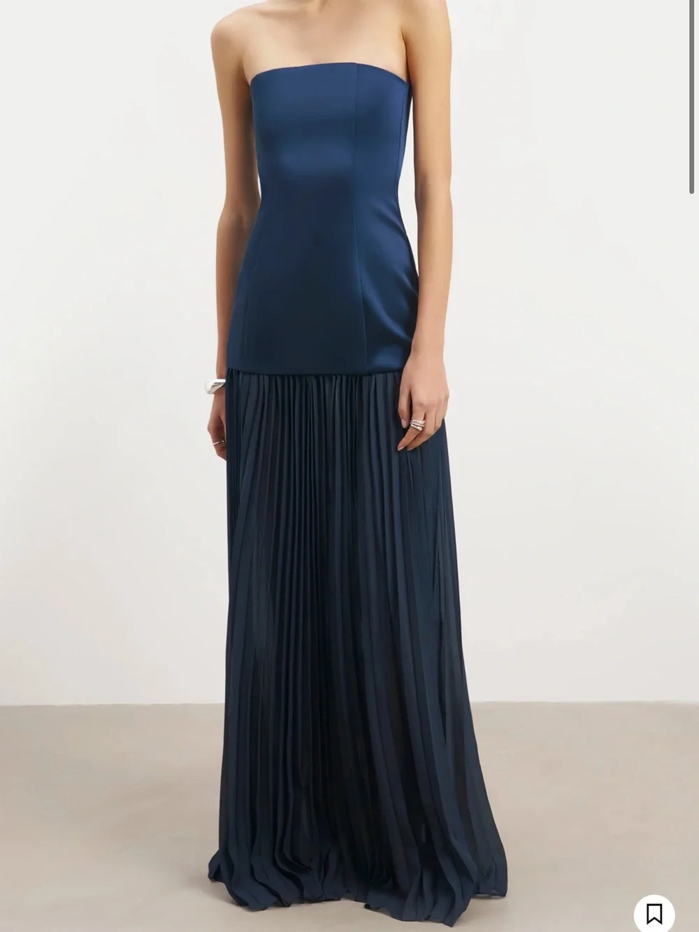 Black and White Two-Tone Bodice Structured Gown - Picture 2 of 9